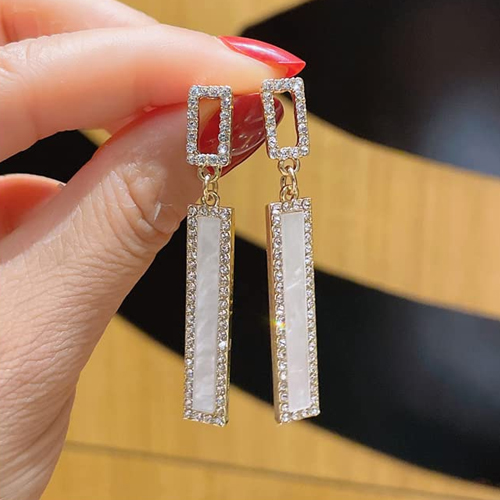Beautiful Shiny Rectangular American Diamond Inlaid Diamond Long Earrings