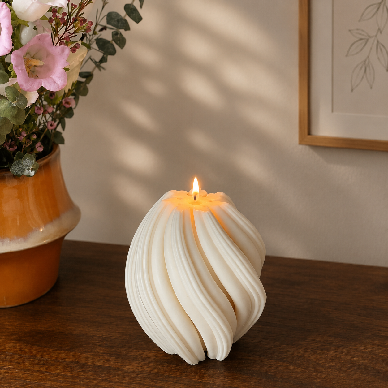 Luxury White Sculptural Decorative Soy Wax Candle