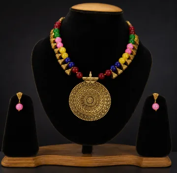 Beautiful Nice Contemporary Brass and Beads Traditional Necklace Set