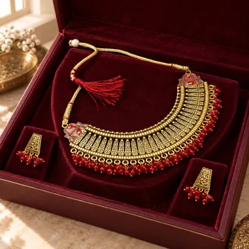 Latest Traditional Gold Plated Alloy Necklace Set for Girls and Women